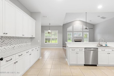 STUNNING CHEF'S KITCHEN