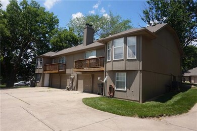 1324 NW Village Dr, Blue Springs, MO 64015 - photo 2