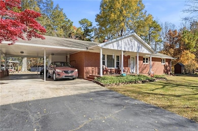 7665 Dennis Rd, Walnut Cove, NC 27052 - photo 3