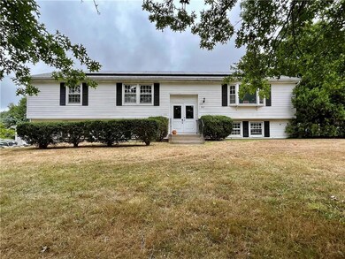 960 Mitchells Ln, Middletown, RI 02842 - photo 3