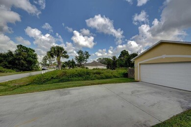 1372 SW Tadlock Ave Port St-large-003-01