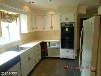 2 Jonathans Ct, Cockeysville, MD 21030 - photo 3