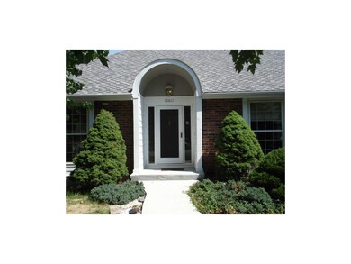 10011 Caenen Dr, Lenexa, KS 66215 - photo 2