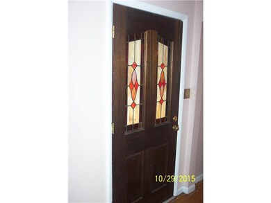 Entry/Foyer.