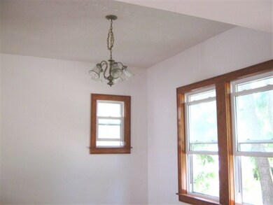 716 W 9th St, Davenport, IA 52804 - photo 5