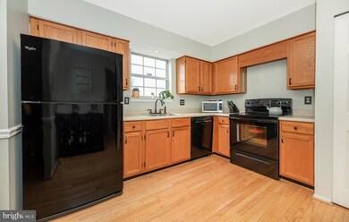 6901 Turnberry Ct, Frederick, MD 21703 - photo 2