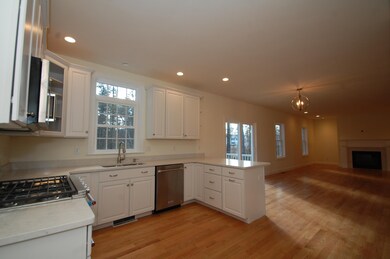 9 Crab Tree Ct unit 26, MerriMacK, NH 03054 - photo 5