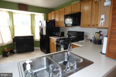 127 N 4th St, Bally, PA 19503 - photo 7