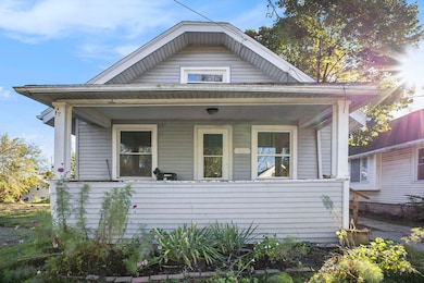 930 Mahlon St, Lansing, MI 48906 - photo 2