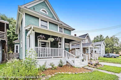 527 N Sycamore St, Lansing, MI 48933 - photo 2