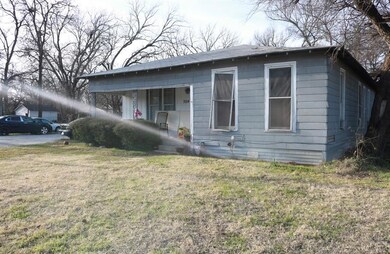 304 Marengo St, Cleburne, TX 76033 - photo 4