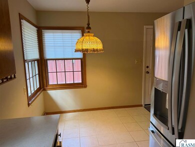 2219 Clare Dr, North Mankato, MN 56003 - photo 4