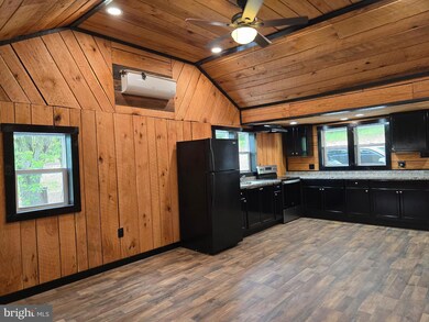 1411 Winchester Grade Rd, Berkeley Springs, WV 25411 - photo 4