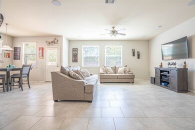 2817 Lost Maples Dr, Pearland, TX 77584 - photo 6