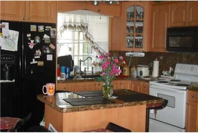 7813 Madeira St, Miramar, FL 33023 - photo 2