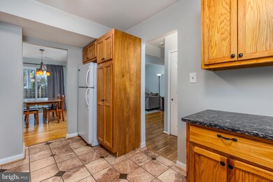 4967 Tibbitt Ln, Burke, VA 22015 - photo 7