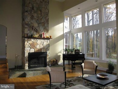 1125 Duchess Dr, McLean, VA 22102 - photo 4