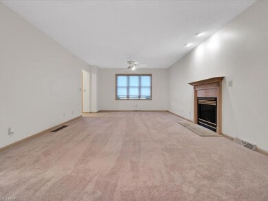 4674 Hawthorne Ave, Sheffield Lake, OH 44054 - photo 7