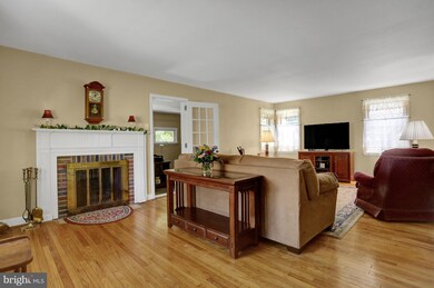 611 Clair St, Reading, PA 19607 - photo 5