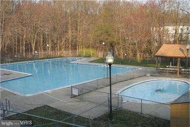 9 Rothamel Ct, Nottingham, MD 21236 - photo 2