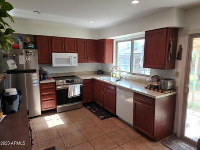 3014 N El Dorado Dr Chandler, AZ Kitchen
