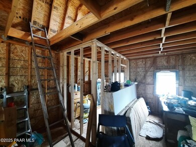 34343 W Chippewa Ln, Seligman, AZ 86337 - photo 6