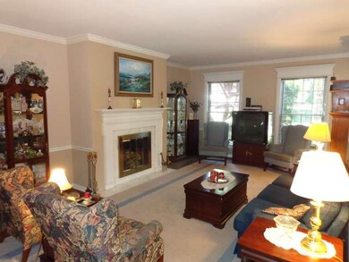 700 Nordic Ct unit 702, Batavia, IL 60510 - photo 2