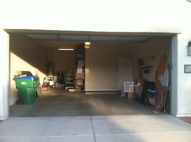 Tandem garage stall