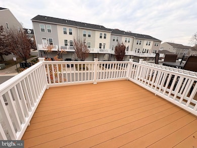 1718 Featherstone Rd, Woodbridge, VA 22191 - photo 2