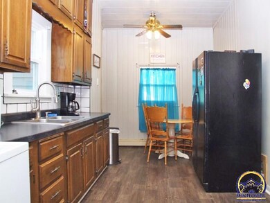 302 Highland Ave, Hoyt, KS 66440 - photo 7