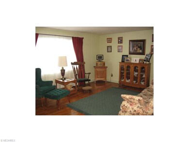 LIV RM VIEW 2 - LARGE PICTURE WINDOW (ALL NEWER) F