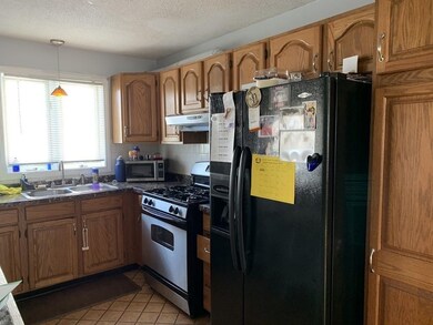 228 Tremont St unit 2 West, Fall River, MA 02720 - photo 4