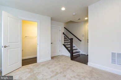 3739 Signal Knob Ct, Falls Church, VA 22041 - photo 3