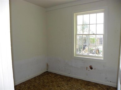 347 N Fourth St, Central Point, OR 97502 - photo 4