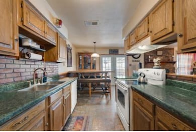 13240 Saratoga Ln, Balch Springs, TX 75180 - photo 7