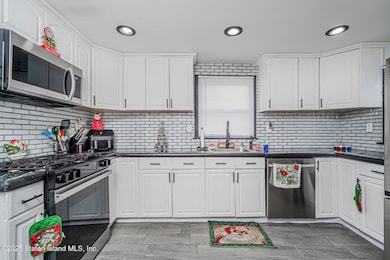 110 Yetman Ave, Staten Island, NY 10307 - photo 6