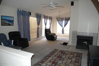 living room/dinning area
