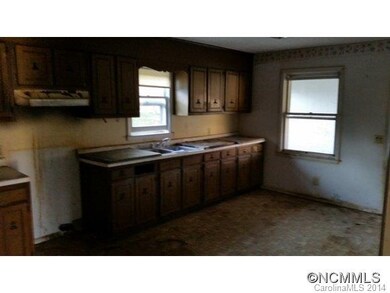 119 Leslie Way, Hendersonville, NC 28792 - photo 4