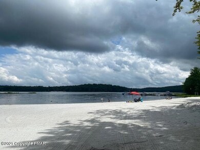 114 Falling Brook Ct, Blooming Grove Township, PA 18428 - photo 7