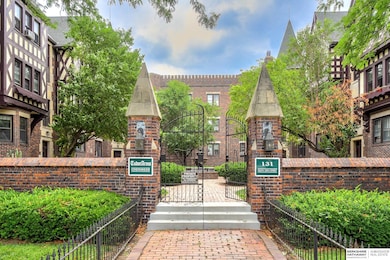 131 S 39th St unit 12, Omaha, NE 68131 - photo 2