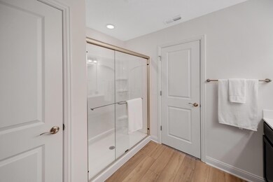 Peteosky owners bathroom