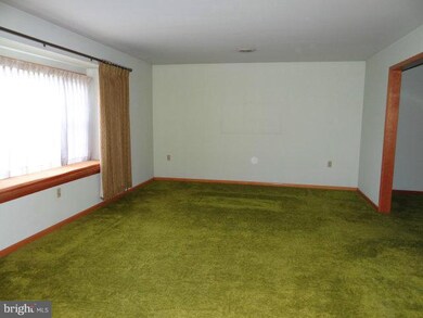 2954 Jefferson Dr, Chambersburg, PA 17201 - photo 6