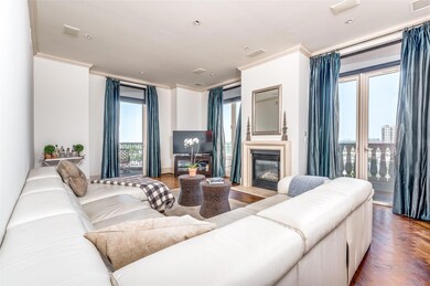 Living Room with large terrace