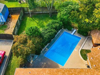 804 Shady Creek Dr, Cleburne, TX 76033 - photo 2