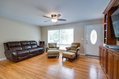 609 Lowry St, Manchester, TN 37355 - photo 5