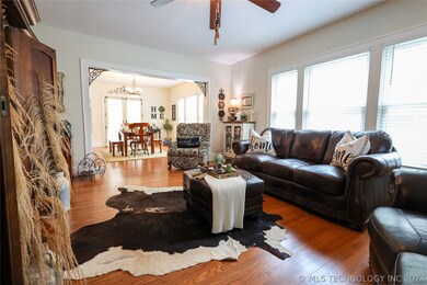 1221 E 2nd St, Sulphur, OK 73086 - photo 3