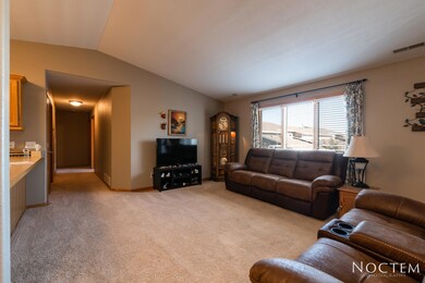 2120 Sundancer Loop SE-5