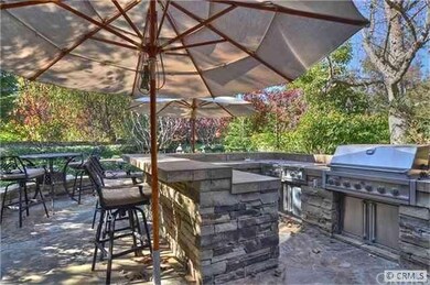 Outdoor kitchen barbecue bar