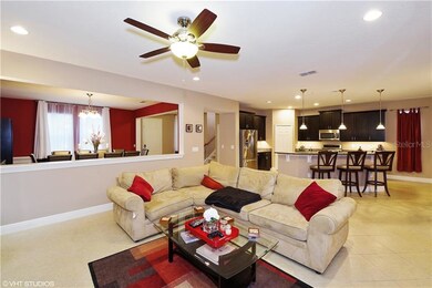 Family Room w/19