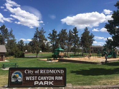 538 NW Rimrock Ct, Redmond, OR 97756 - photo 7